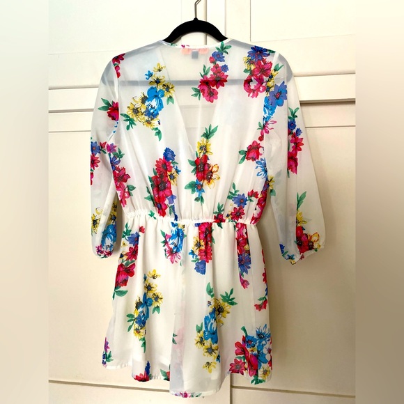 LOVE TREE FLIRTY FLORAL PRINT 3/4 SLEEVE ROMPER SIZE MEDIUM 🌟EUC🌟 - Picture 2 of 16